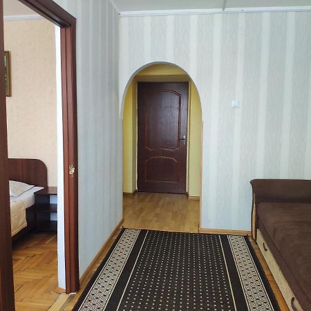 Комунальне Підприємство Готель Україна Zolochiv Exterior foto